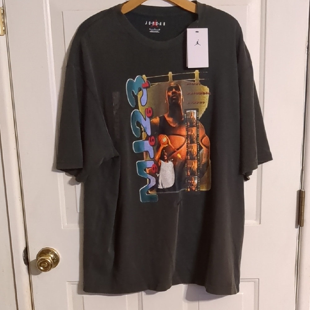 Jordan Graphic Tee - Dark Gray